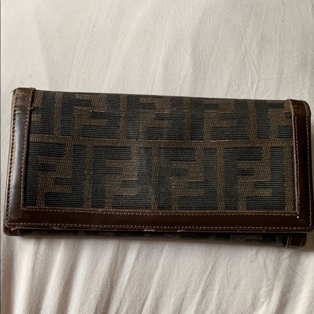 Fendi wallet - Picture 1 of 10